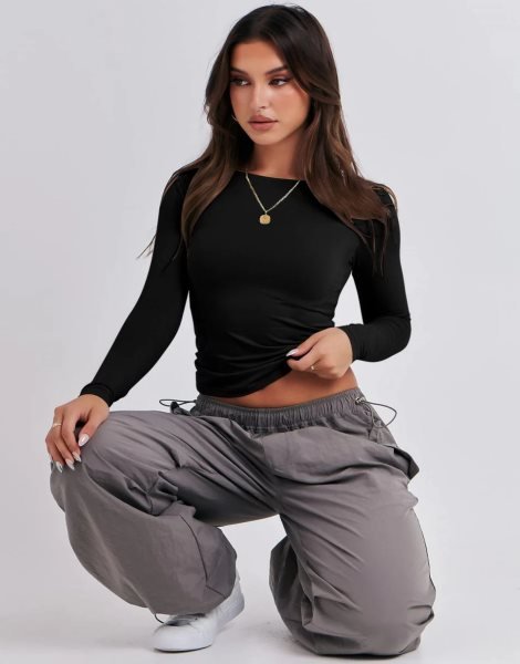 Women Long Sleeve Slim Fit Crop Top Going Out Tight T-Shirt Trendy Tees Streetwear