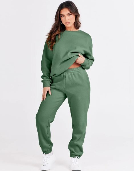 Women's Two Piece Outfits Long Sleeve Crewneck Sweatsuit with Jogger Pants Lounge Sets with Pockets