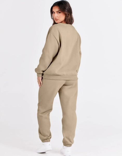 Women's Two Piece Outfits Long Sleeve Crewneck Sweatsuit with Jogger Pants Lounge Sets with Pockets