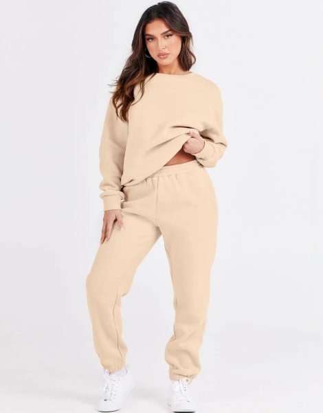 Women's Two Piece Outfits Long Sleeve Crewneck Sweatsuit with Jogger Pants Lounge Sets with Pockets